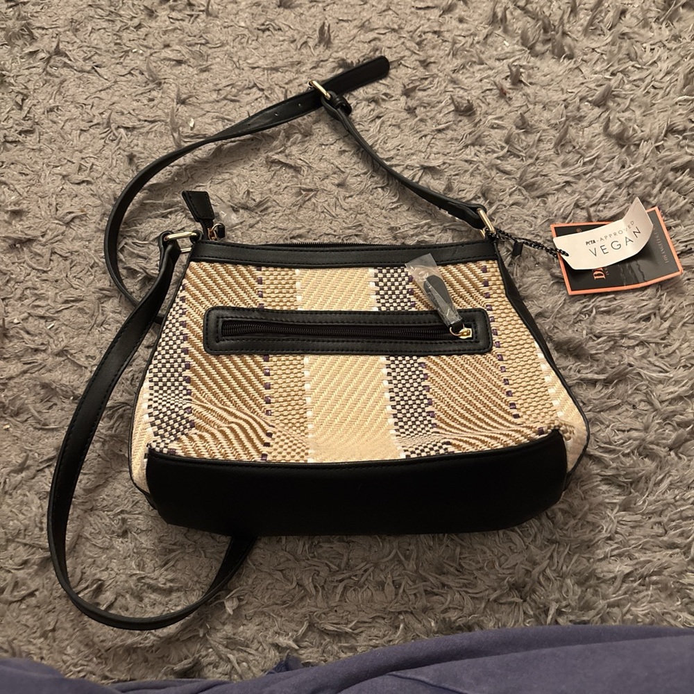 Tan and black vegan leather crossbody bag #veganleather